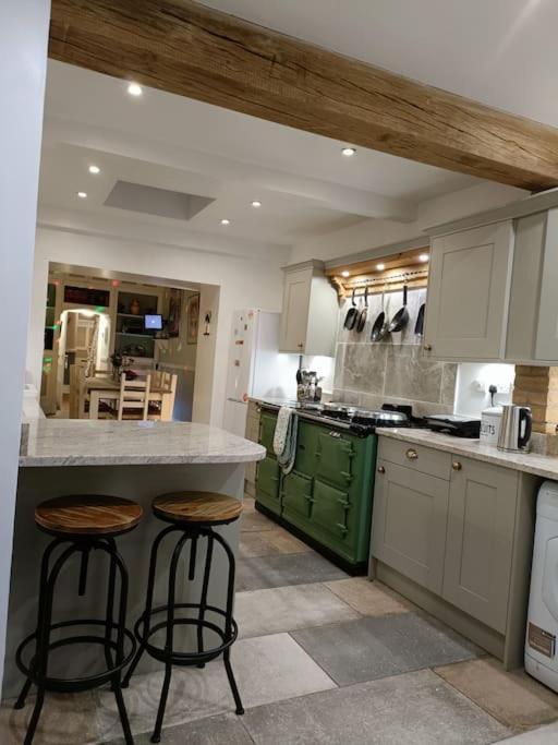 Big Fireplace Aga Hot Tub Wet Room Barn Garage Llanelli Zewnętrze zdjęcie