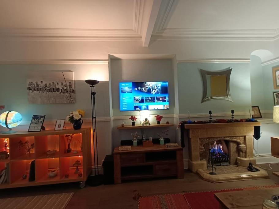 Big Fireplace Aga Hot Tub Wet Room Barn Garage Llanelli Zewnętrze zdjęcie